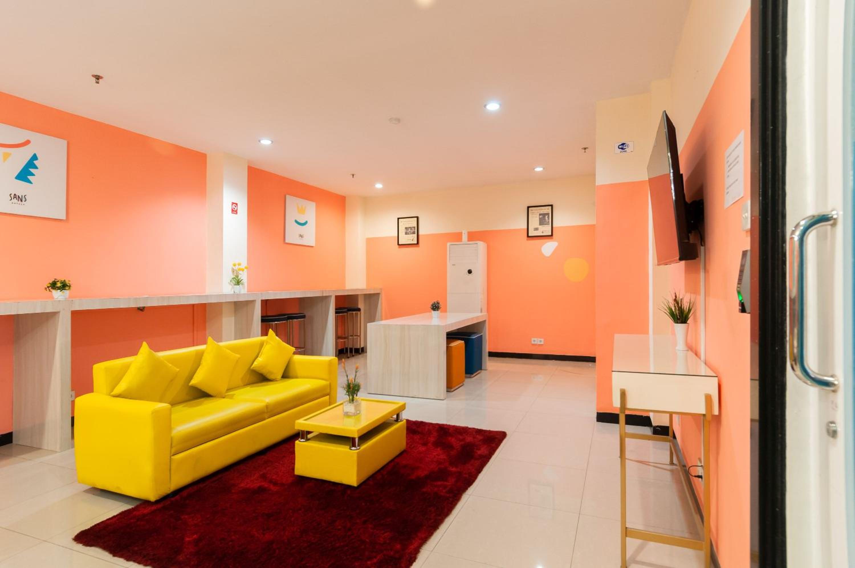 Sans Hotel Finest Medan 57/68