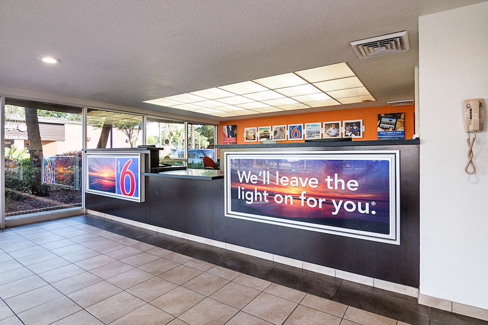 Motel6 Tampa, FL - Fairgrounds 8/51