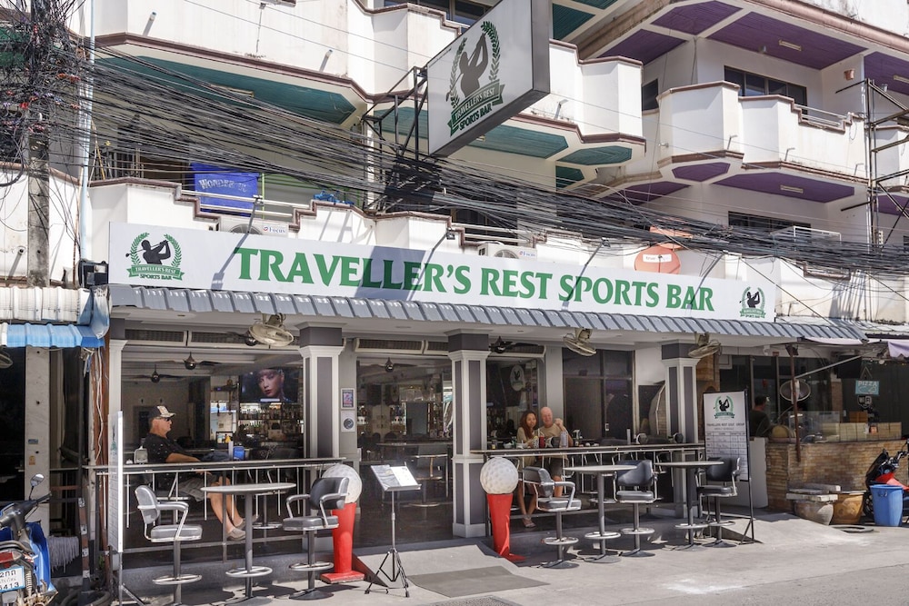 Travellers Rest Hotel 7/40