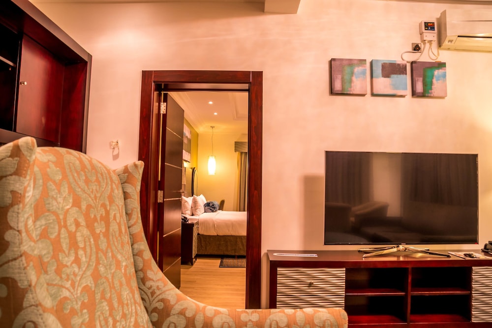 Protea Hotel By Marriott Lagos Kuramo Waters 61/71