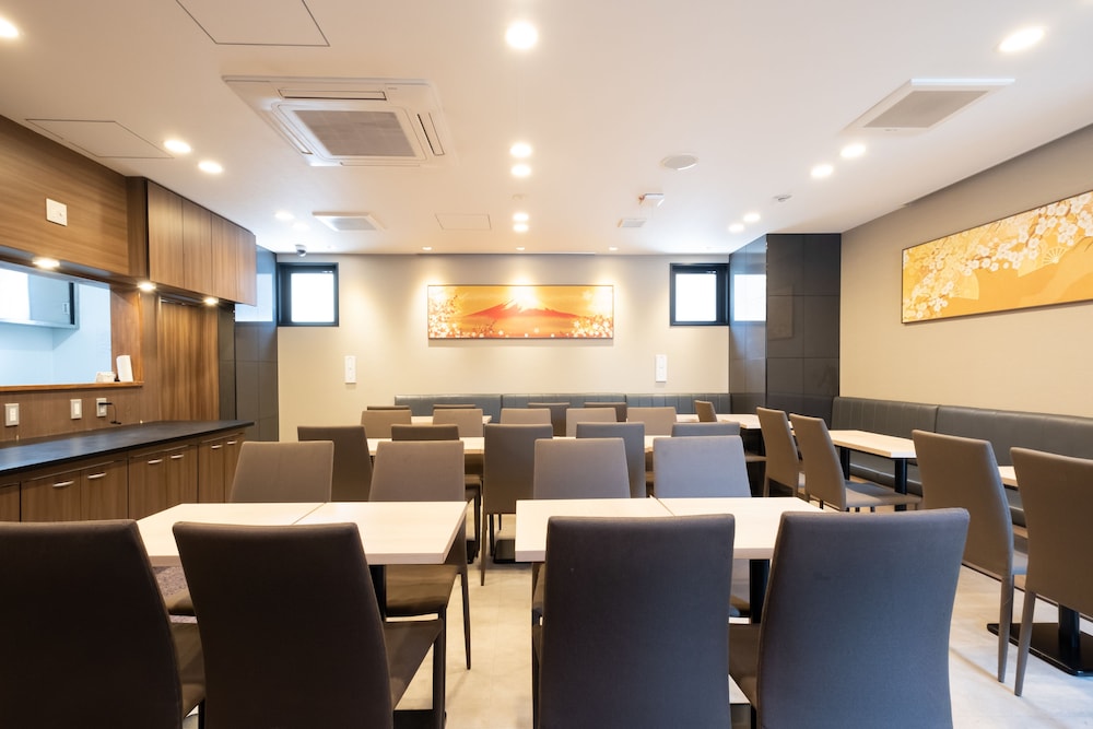 Shinsaibashi-Higashi Crystal Hotel 37/42