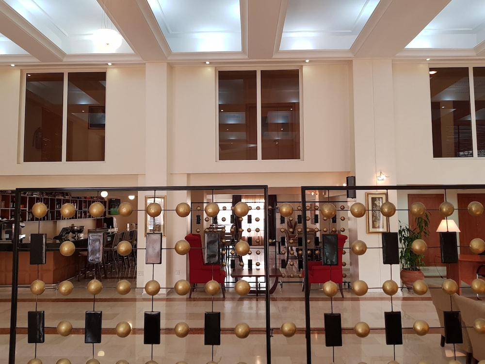 BON HOTEL STRATTON ASOKORO 36/45