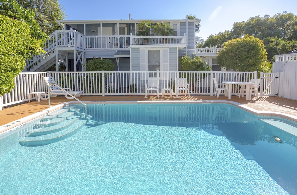 Meranova Guest Inn 2/50
