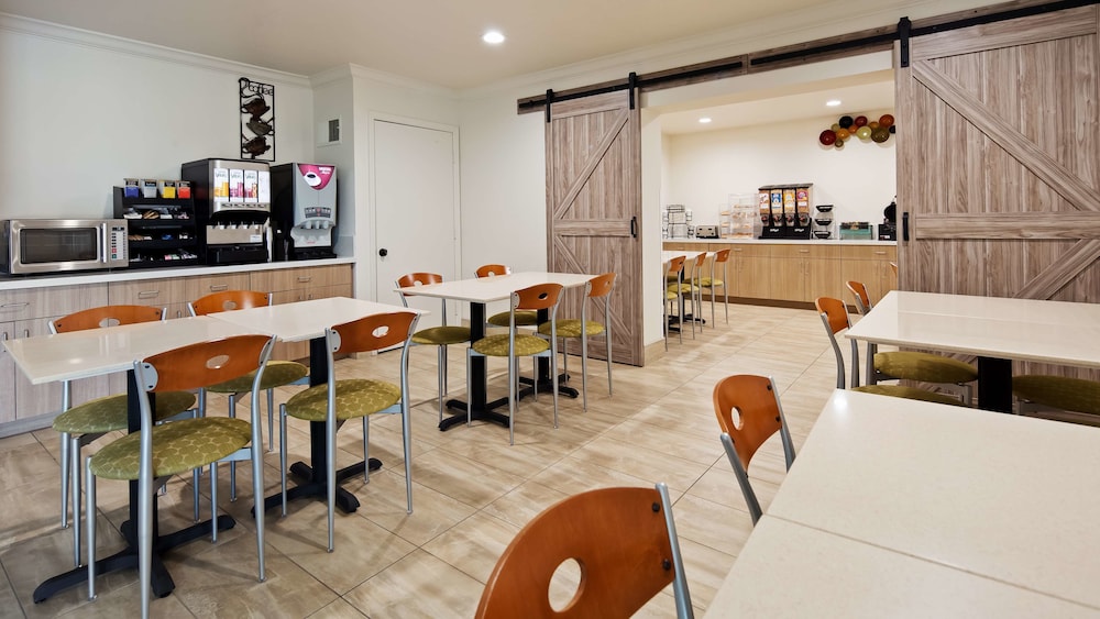 Best Western Executive Inn Los Banos 26/33