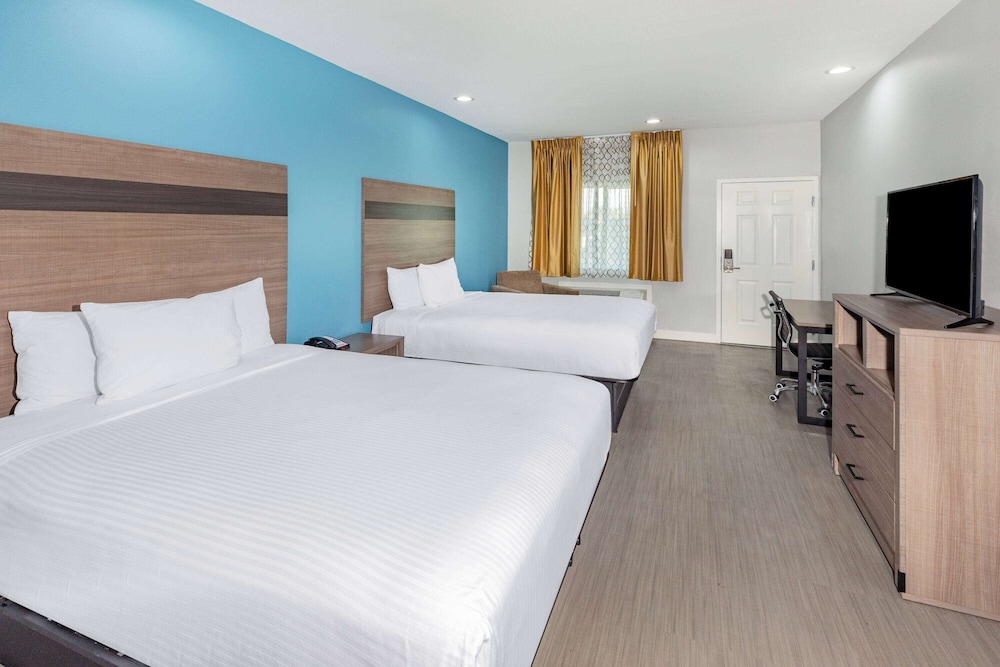 Deluxe, Suite, 2 Double Beds