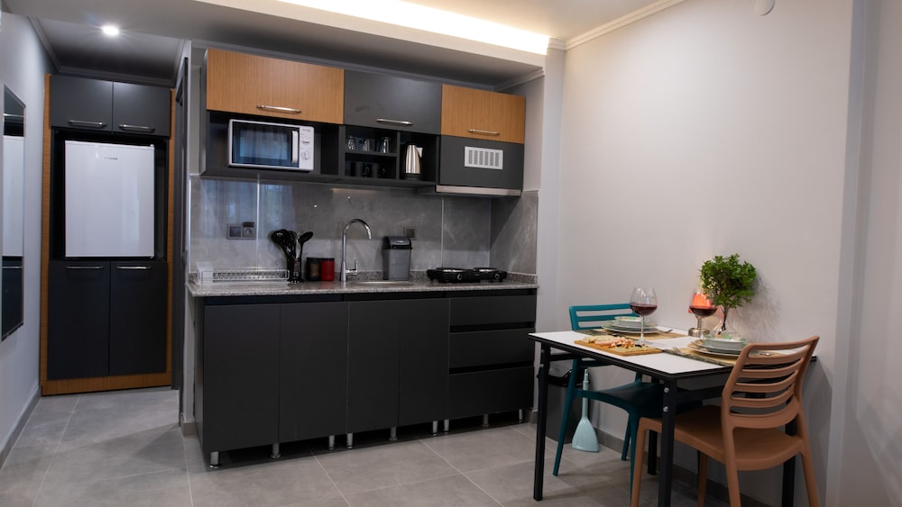 Opera Suites 4/50