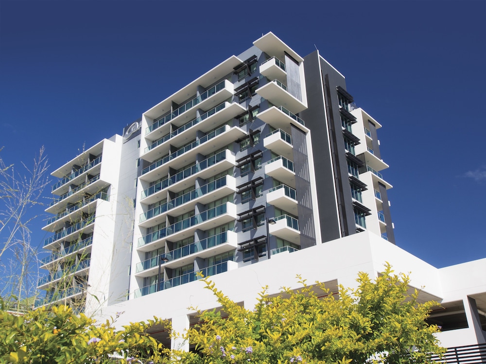 Oaks Gladstone Grand Hotel 2/72