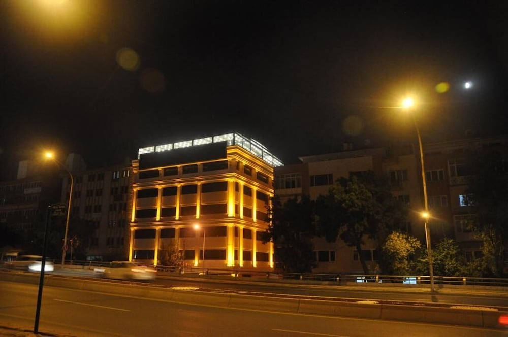 Golaz Suit Otel 3/43