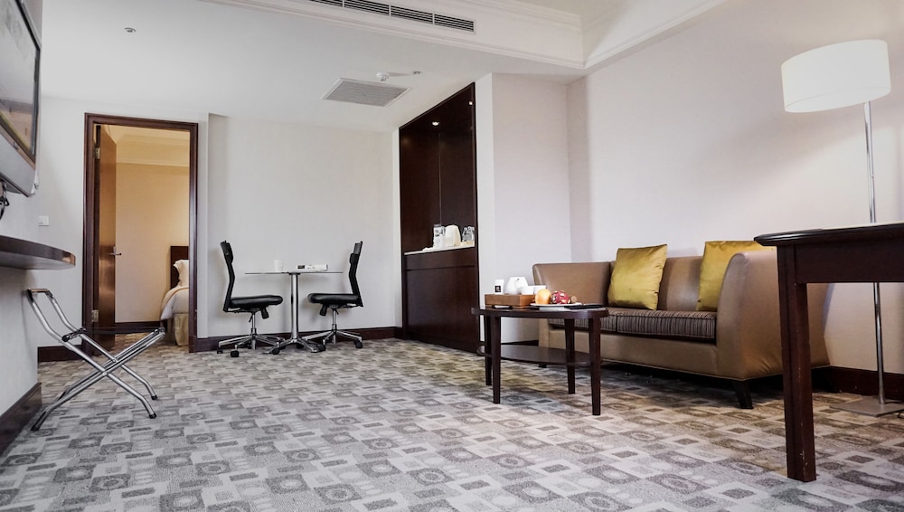 Holiday Inn East Taipei 64/74