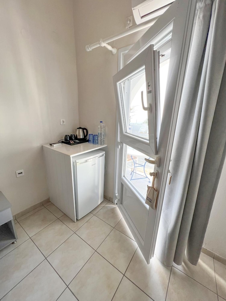 Galini Oia - Adults Only 5/77