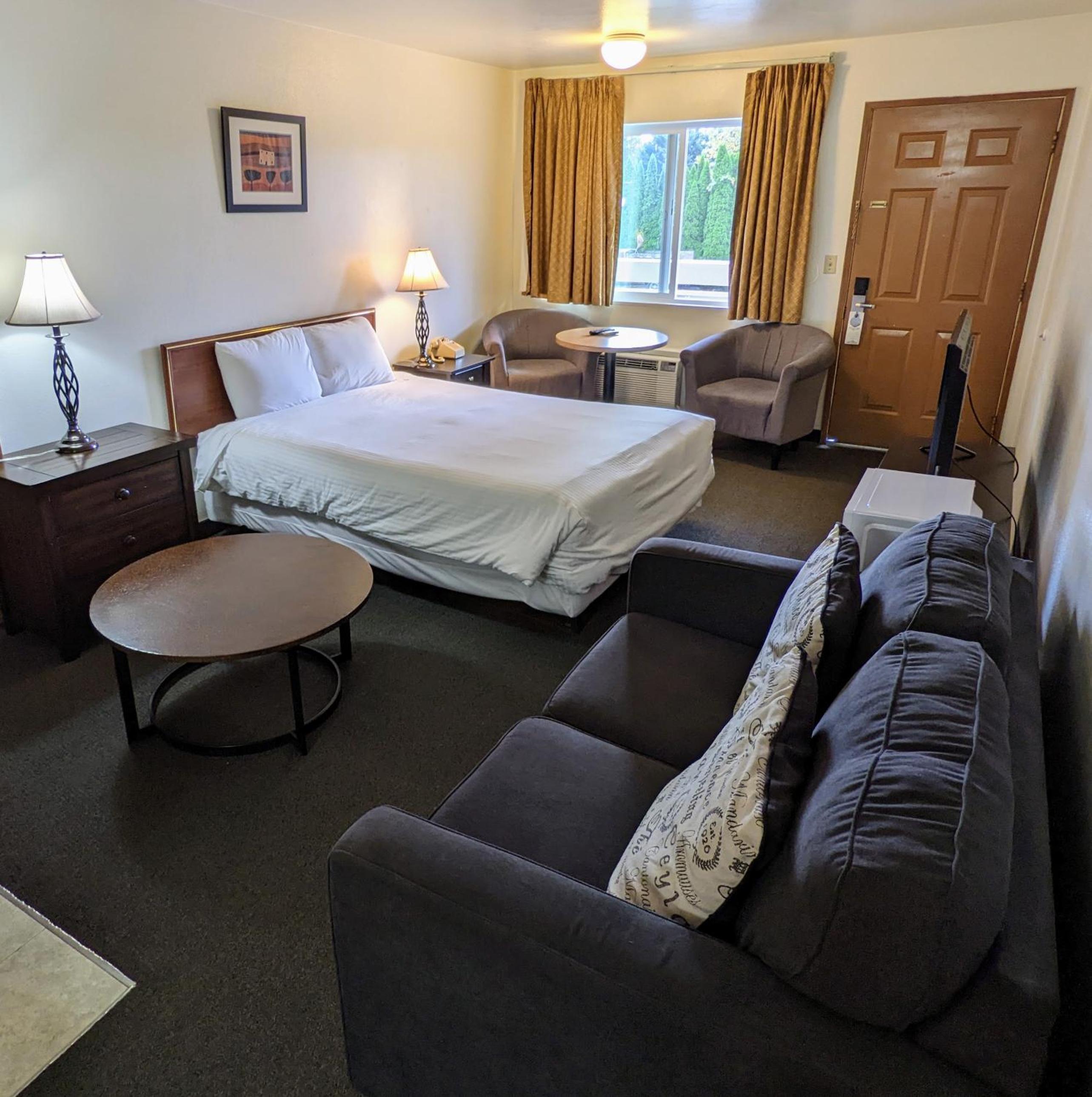 غرفة بسرير كوين، Fairground Inn Monroe WA 4/10