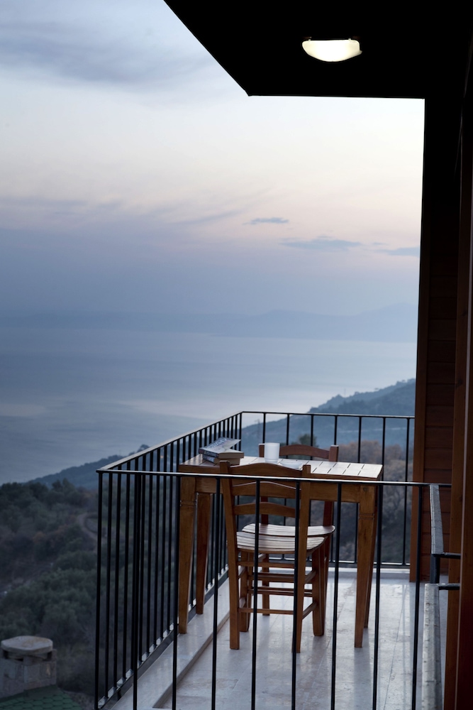 Assos Kayalar Terrace Boutique Hotel 45/50
