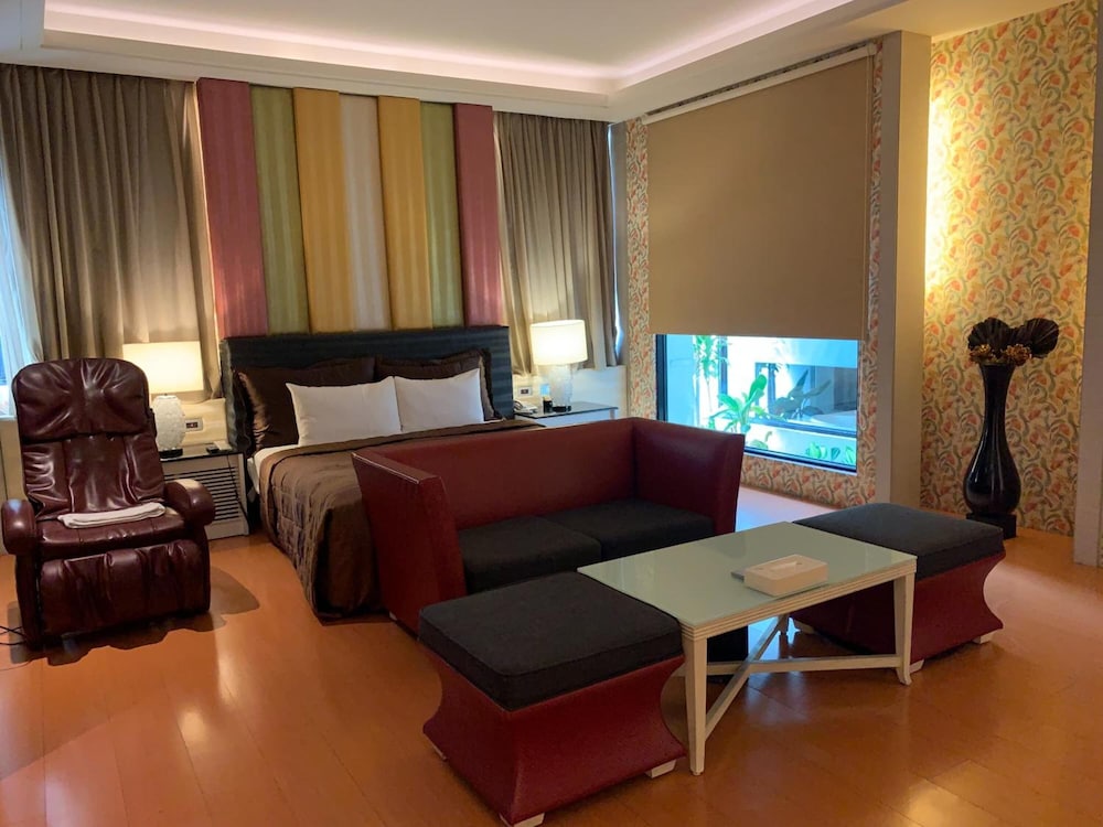Leedon Motel 30/48