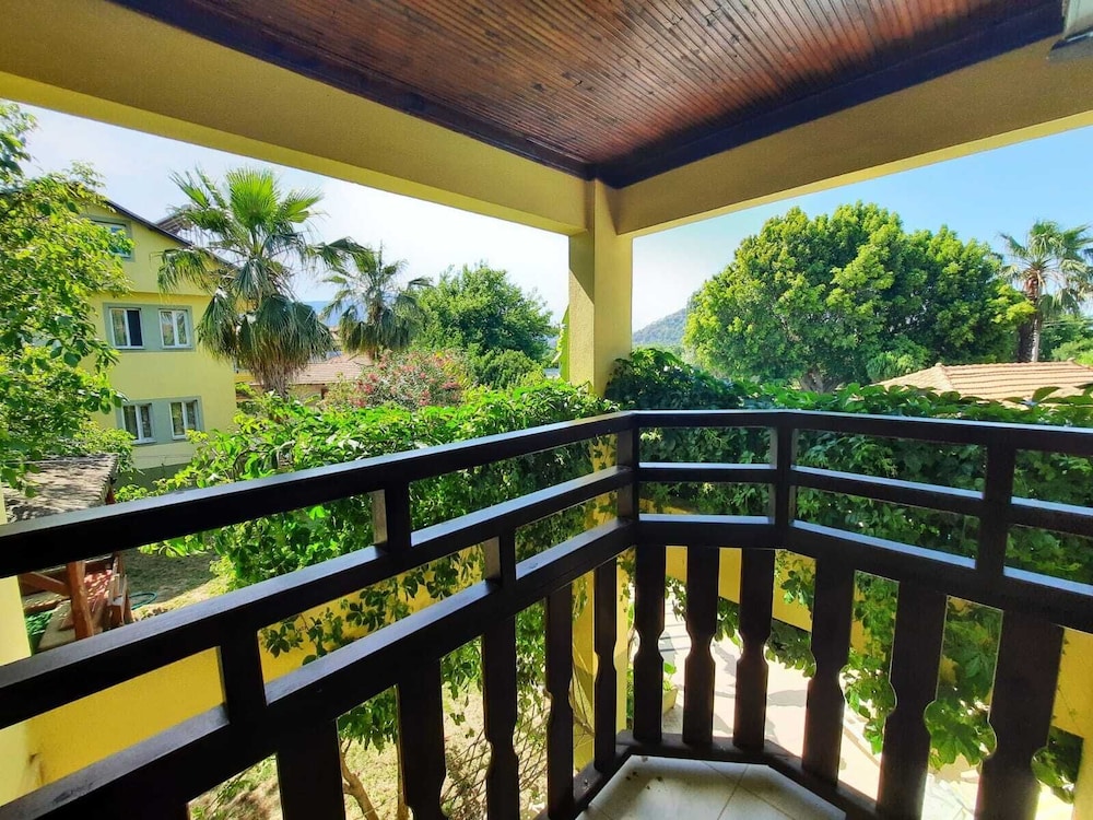 Adilan Villas and Apartments 44/50