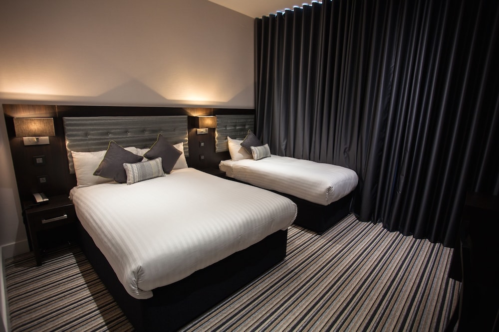 The W14 Kensington 9/30