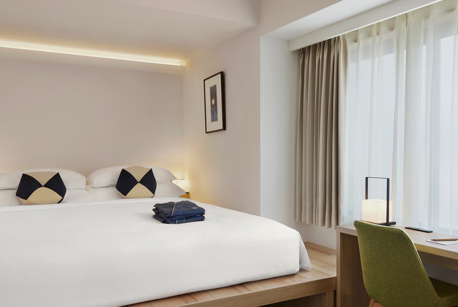 COMFY, KING BED, ACCESSIBLE
