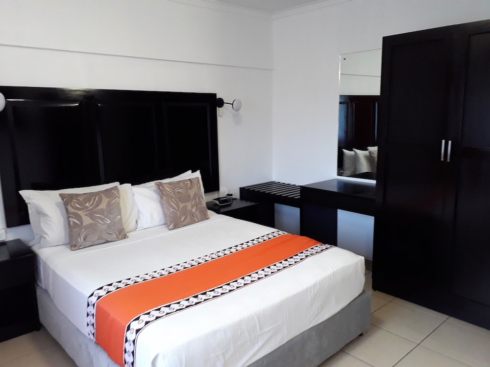 Suva Motor Inn 11/50