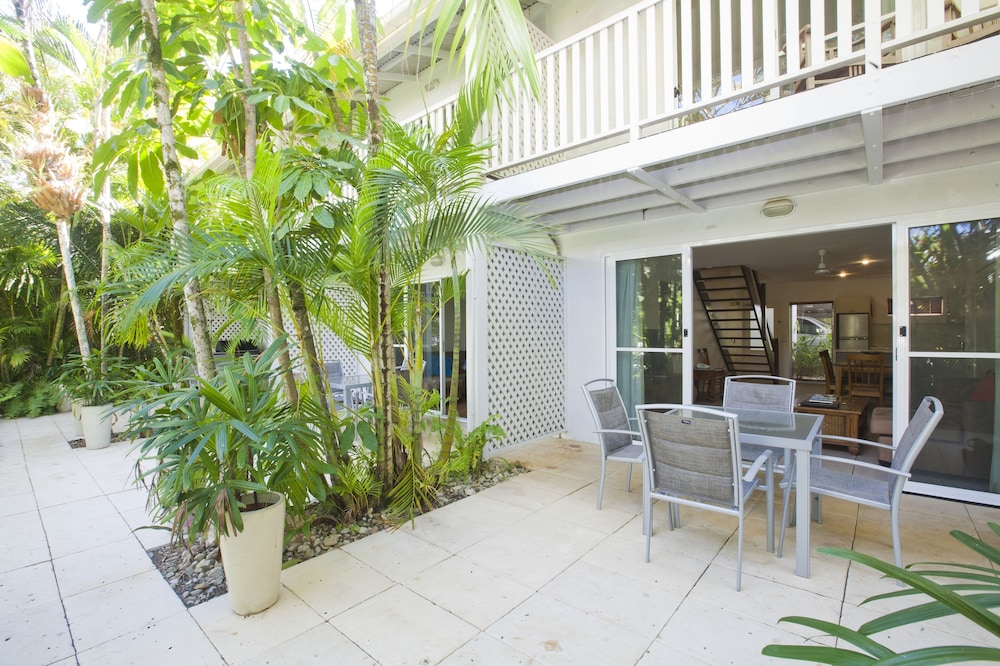CORAL SEA VILLAS 2/34
