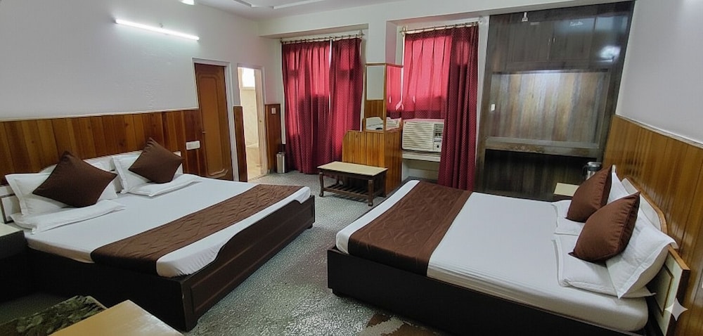 HOTEL RAGHUNATH 8/28