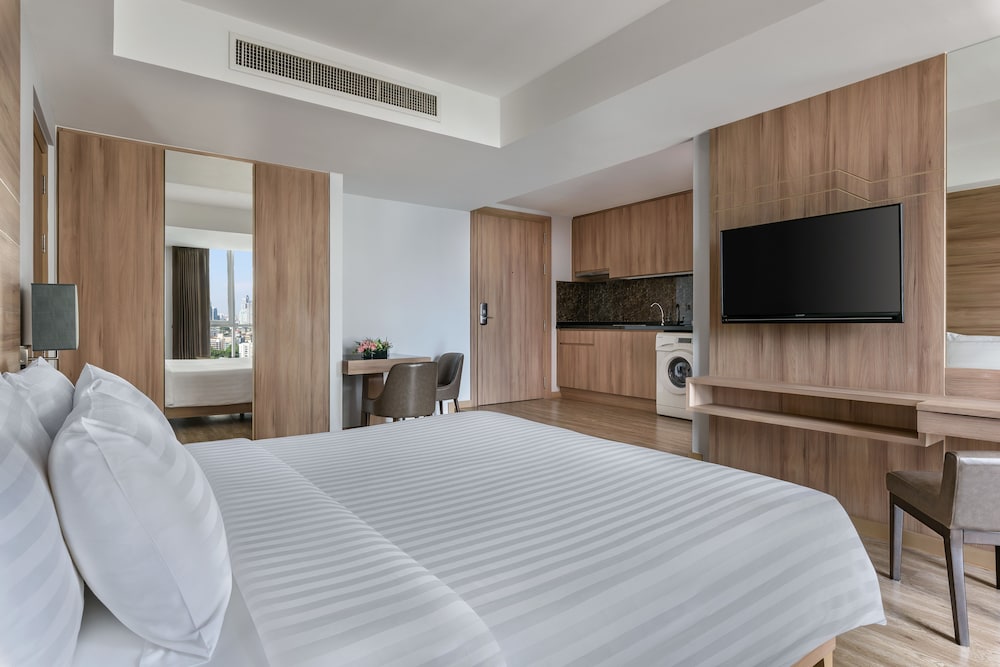 Adelphi Grande Sukhumvit 14/70