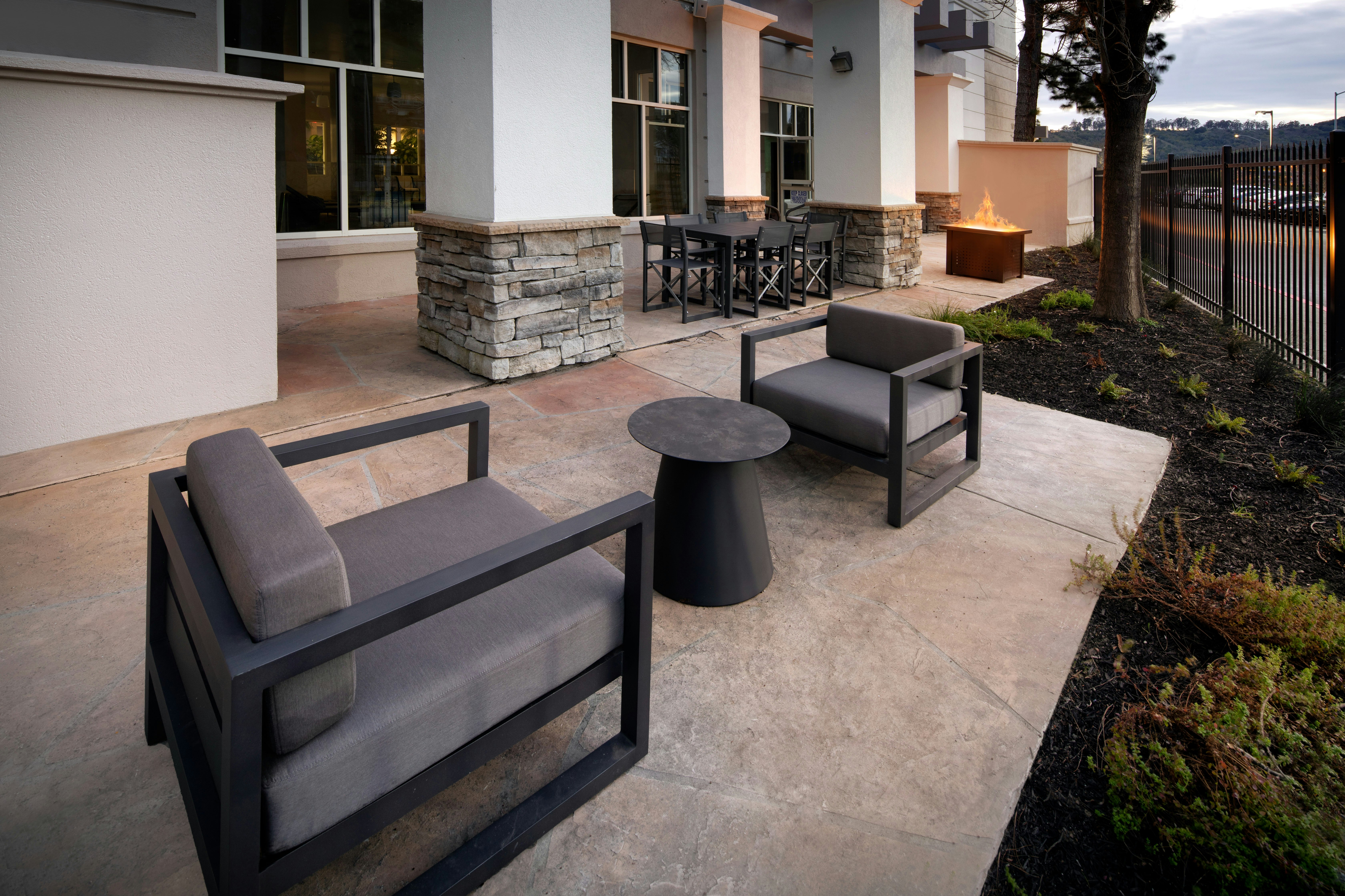 Embassy Suites by Hilton San Rafael at Marin Center 32/64