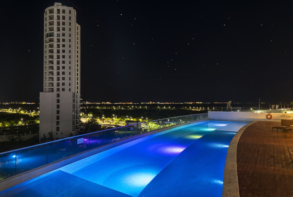 Suites Malecon Cancun 34/70