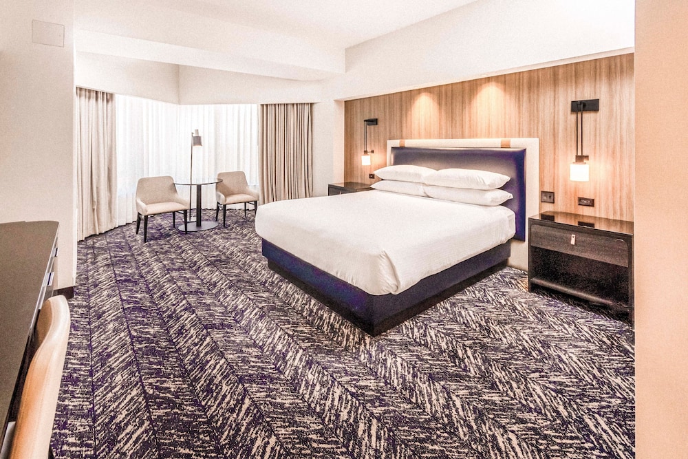 Romulus, Luxury, King Bed