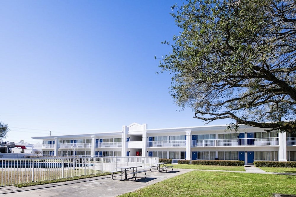 Motel6 Jacksonville, NC 14/50