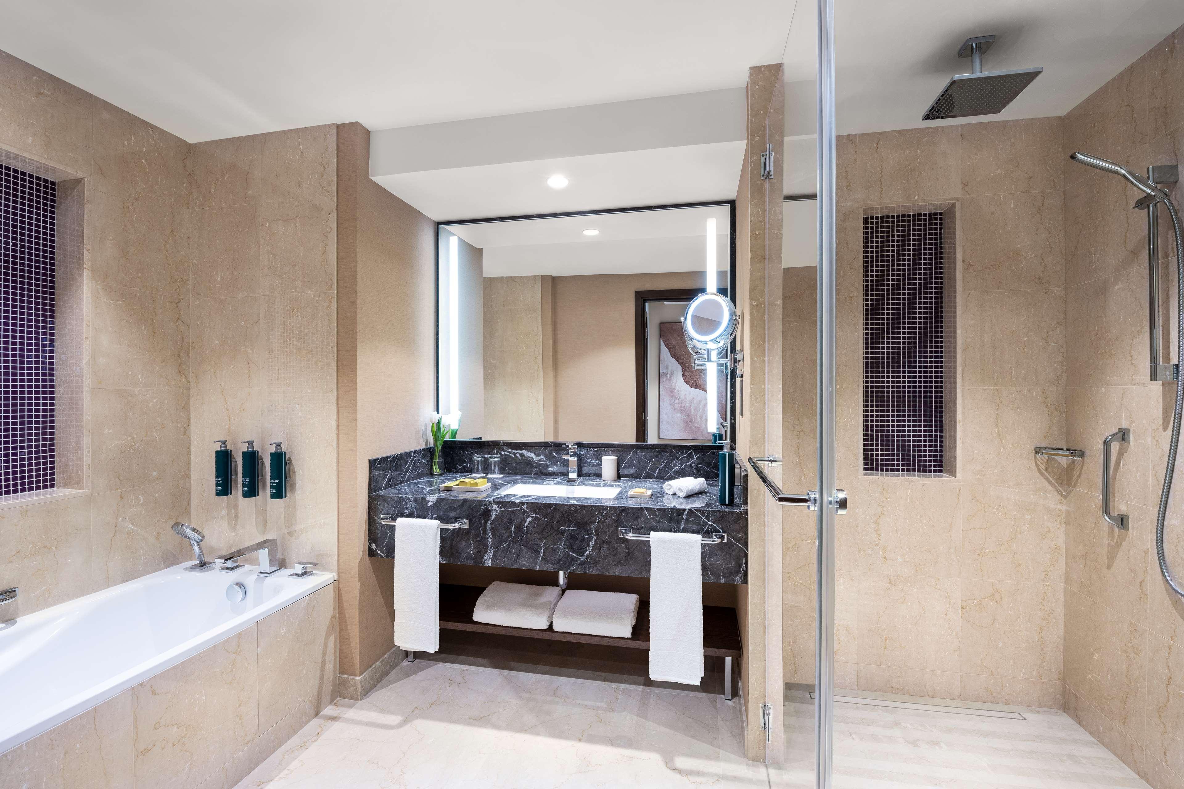 فندق هيلتون الخبر جسر الملك فهد