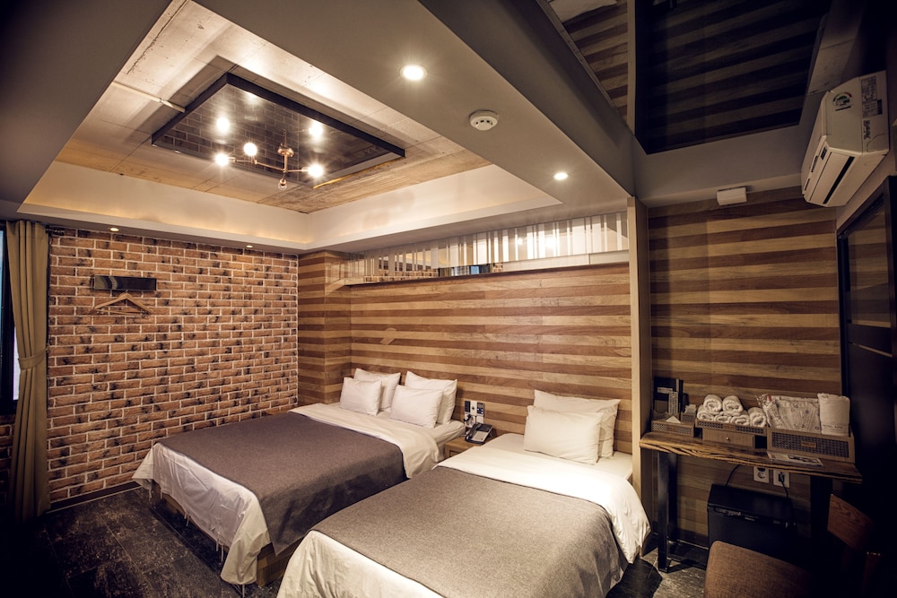 Hotel 109 22/73