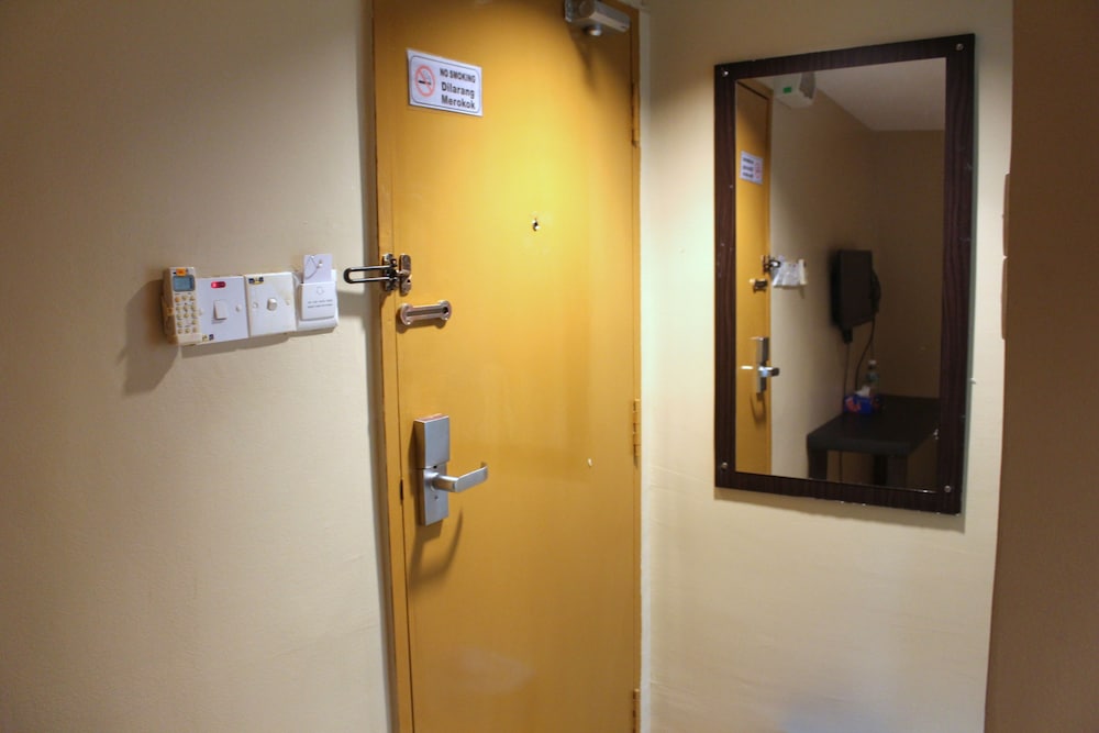33 Hotel Cheras 35/49