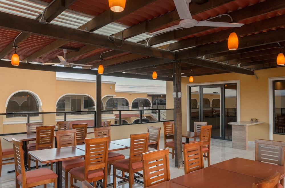 Hotel San Ignacio Inn 33/40