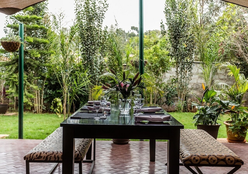 Fair Acres Boutique Hotel 59/71