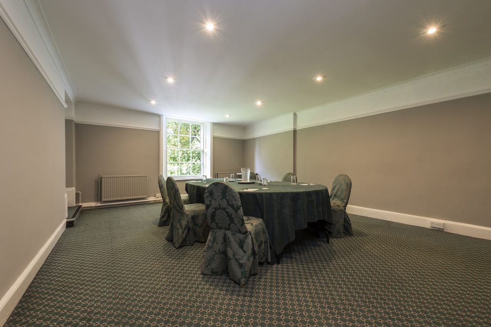 Statham Lodge Hotel 17/50