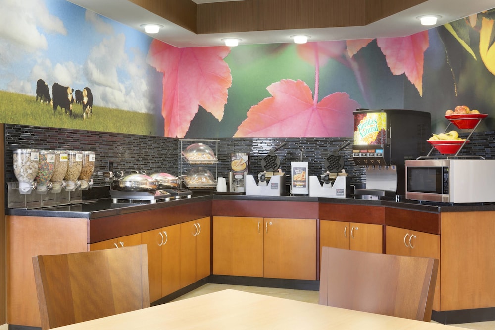Fairfield Inn & Suites Dallas Plano 26/34