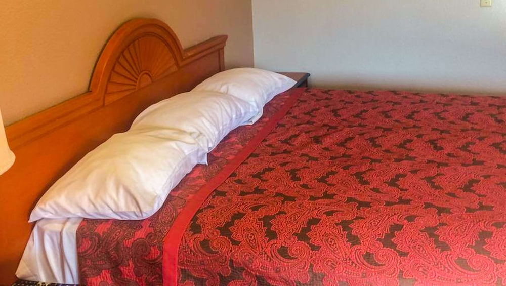 Crown Lodge Motel Oakland 11/28
