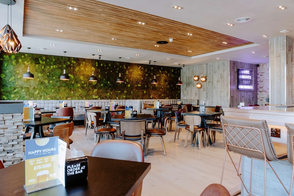 Village Hotel Farnborough 39/62