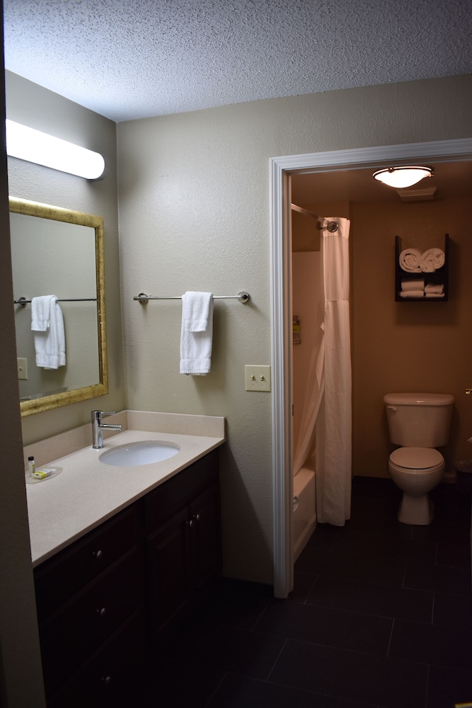 Staybridge Suites Cranbury-South Brunswick 75/75