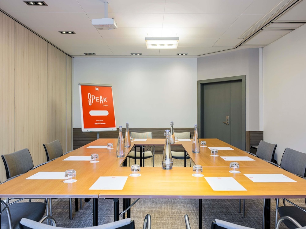 Ibis Lausanne Crissier 33/49