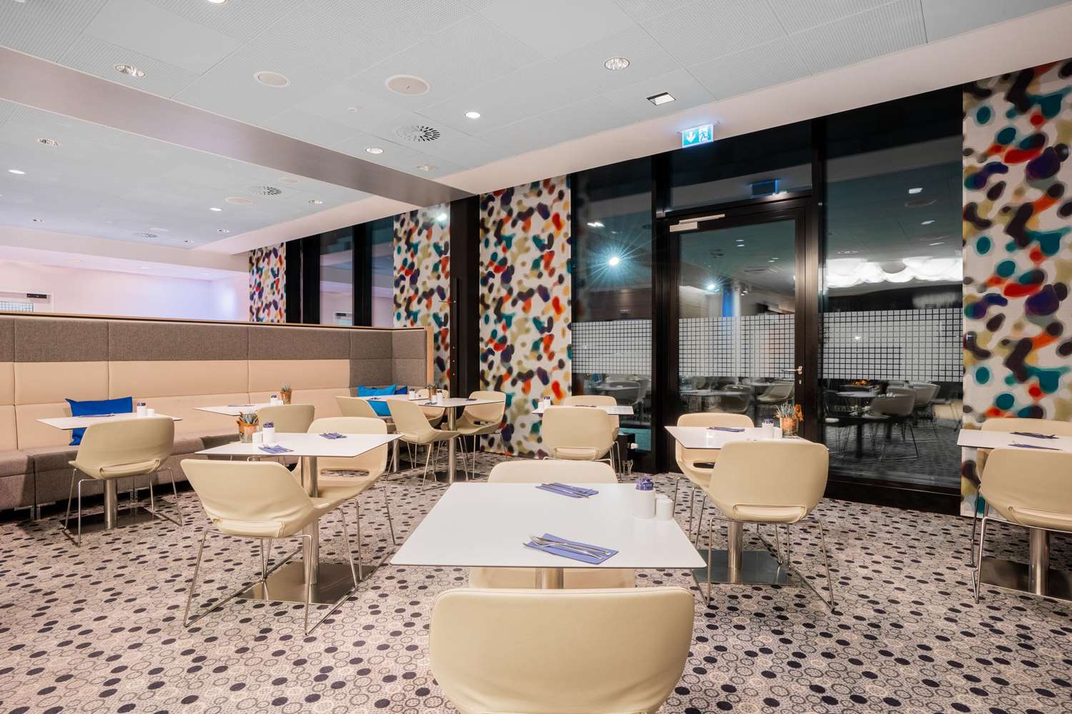 restaurant cafeteria