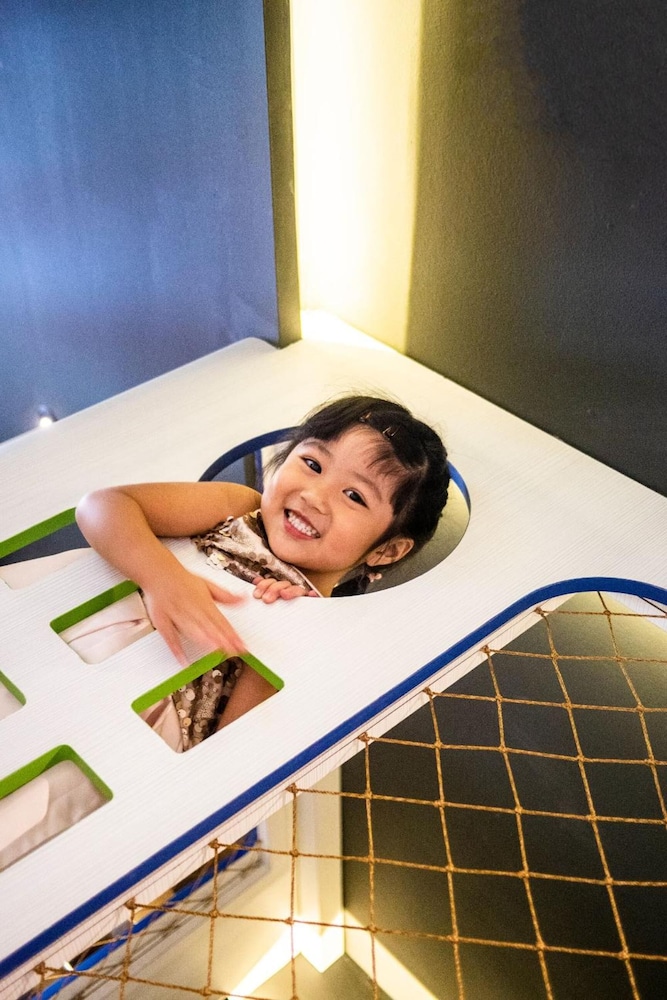 CUBE Family Boutique Capsule Hotel at Chinatown 8/66