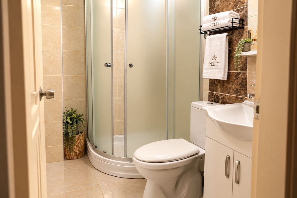 Petit Boutique Hotel 44/46