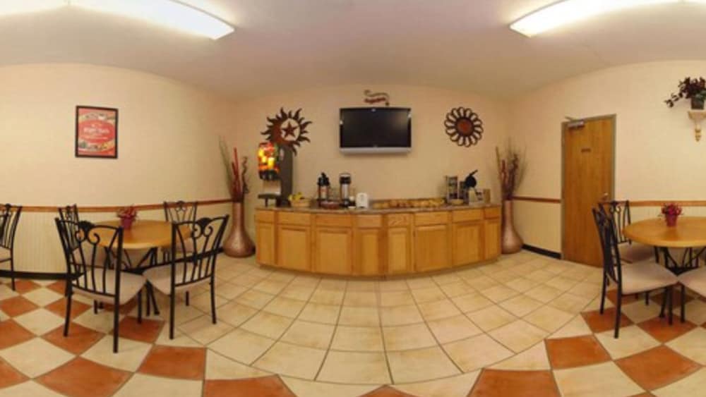Econo Lodge Kent - Akron West 29/37