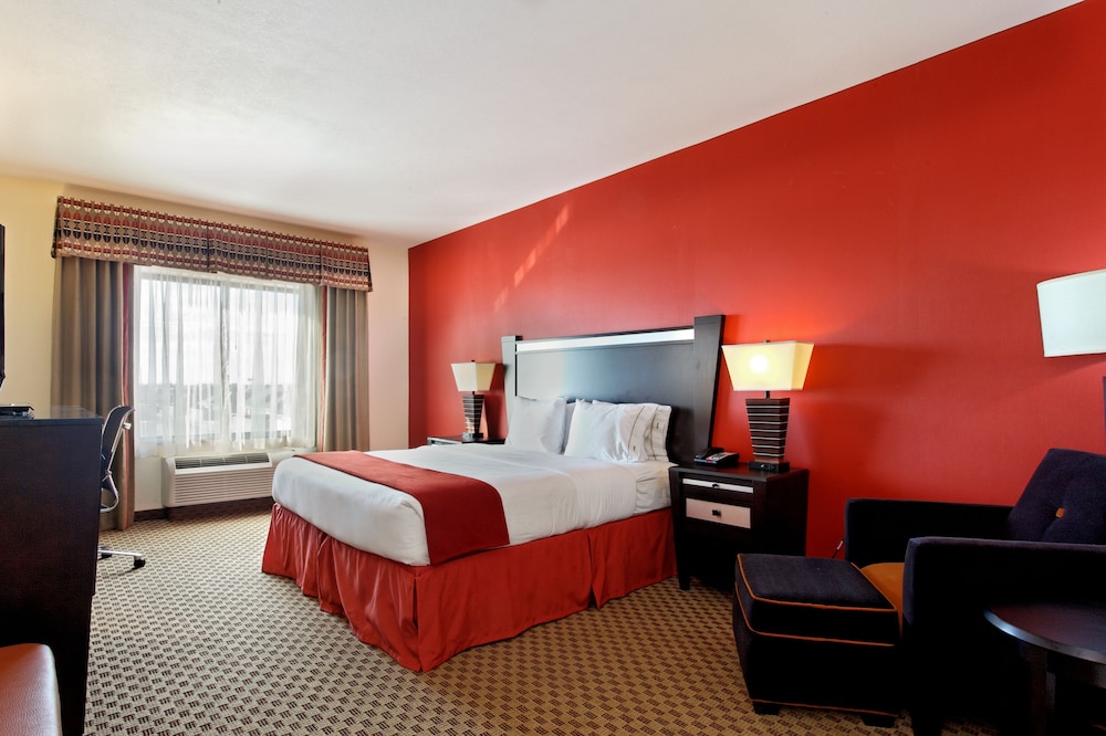 غرفة ديلوكس بسرير كوين، Holiday Inn Express Hotel And Suites Odessa 3/6