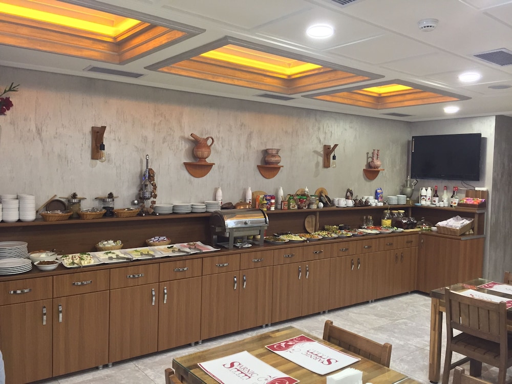 Sarnic Hotel and Sarnic Premier Hotel 34/50