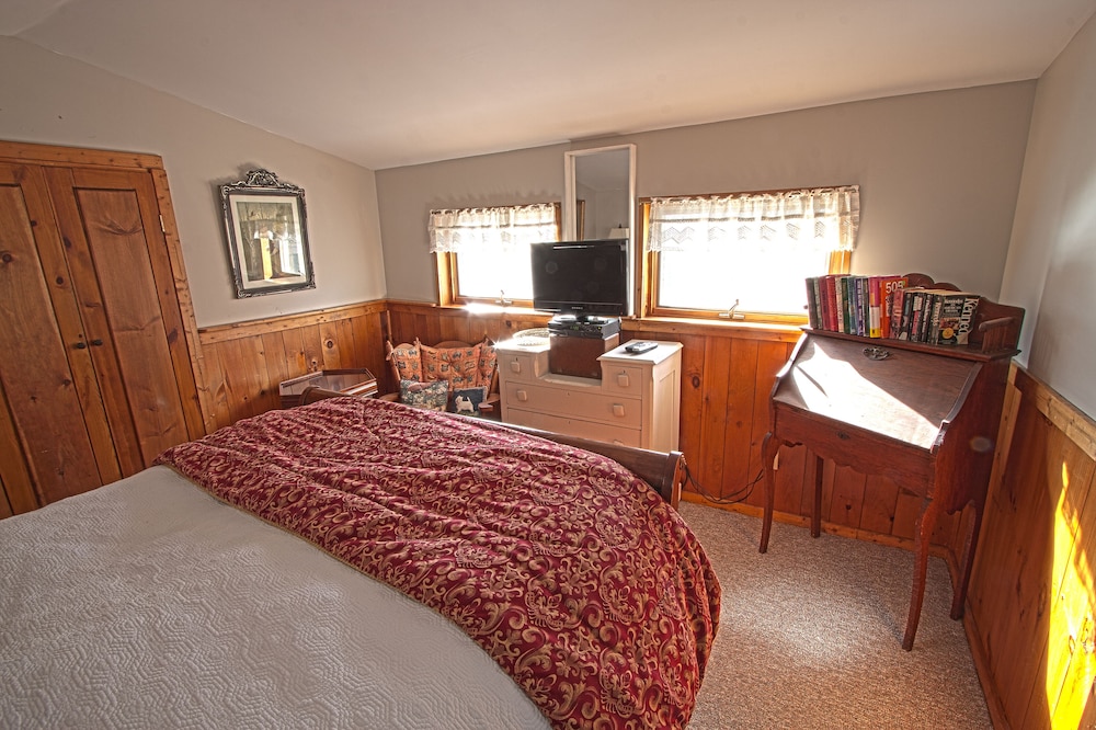 Phineas Swann Bed Breakfast 12/80