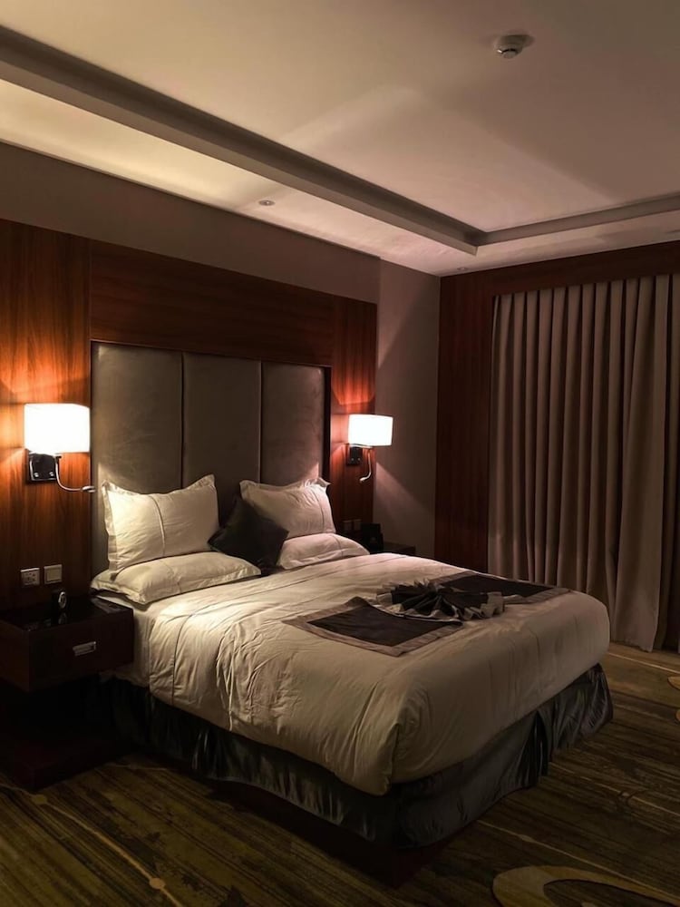فندق مشارف المدن للأجنحة الفندقية(Msharef Al Moden Suites) 11/55