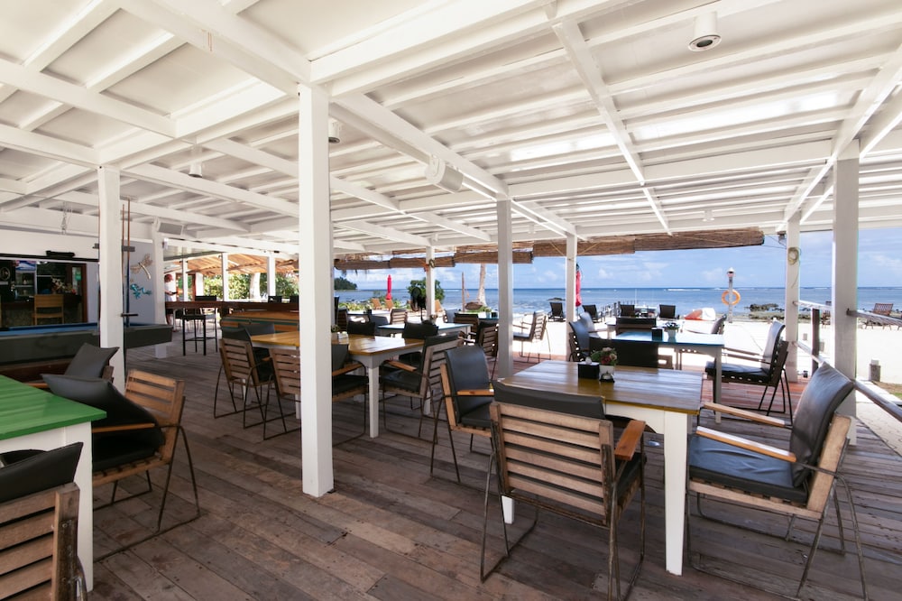 Reef Beach Resort 52/69