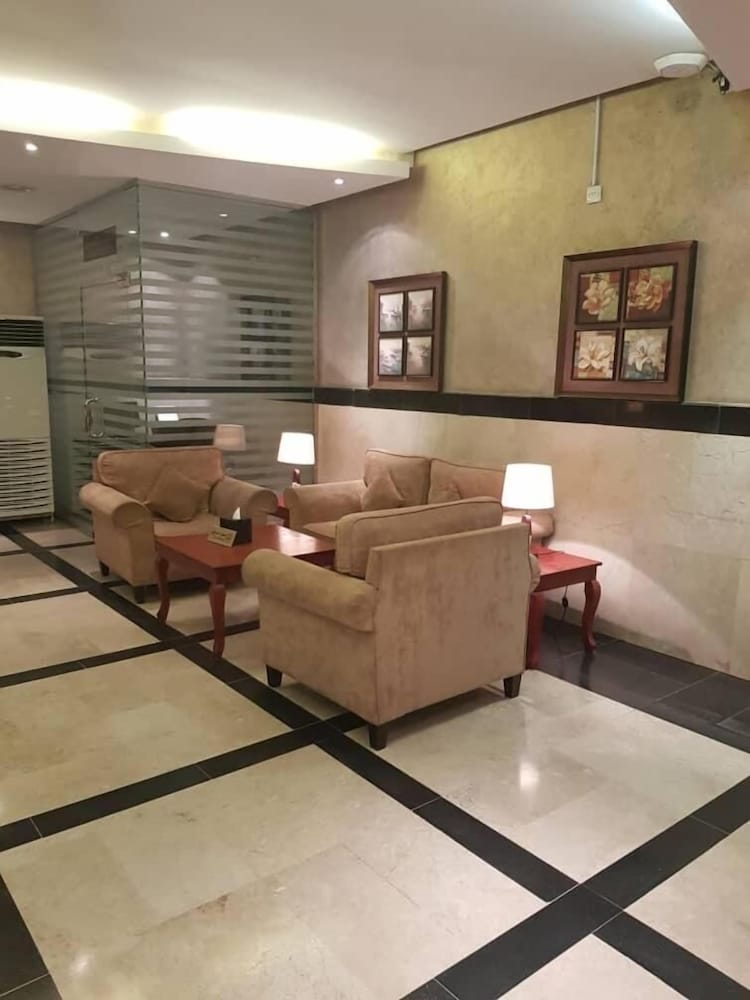 Almuhaidb Nadwaa Aparthotel 6/19