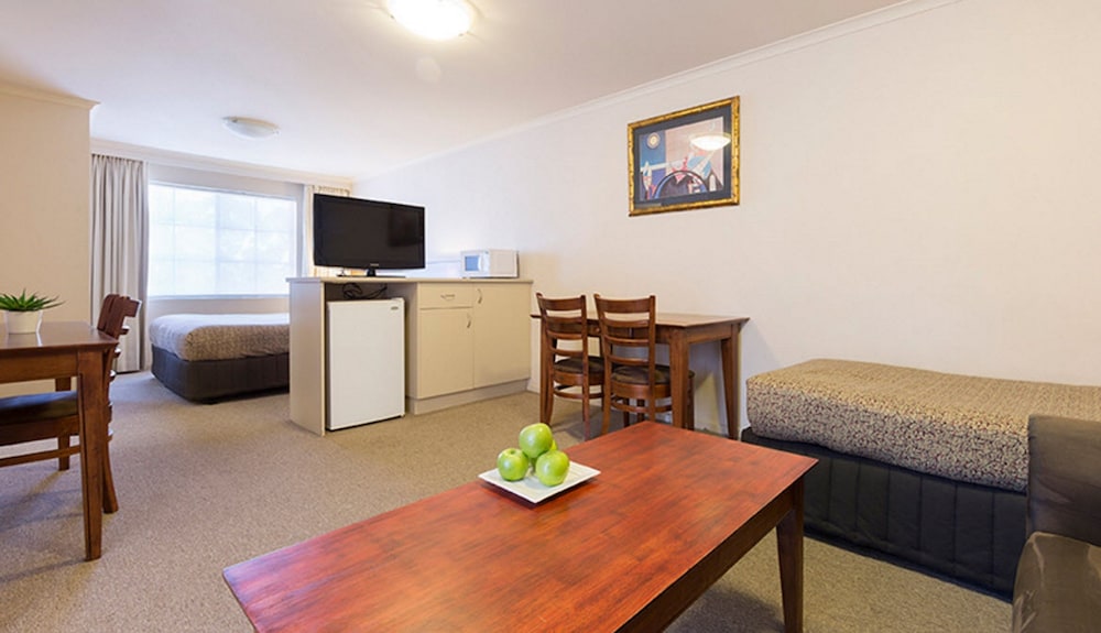 Best Western Plus Canberra Central Apartments 27/37